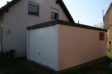 Fertiggaragen Profielwand Garage mit Fenster